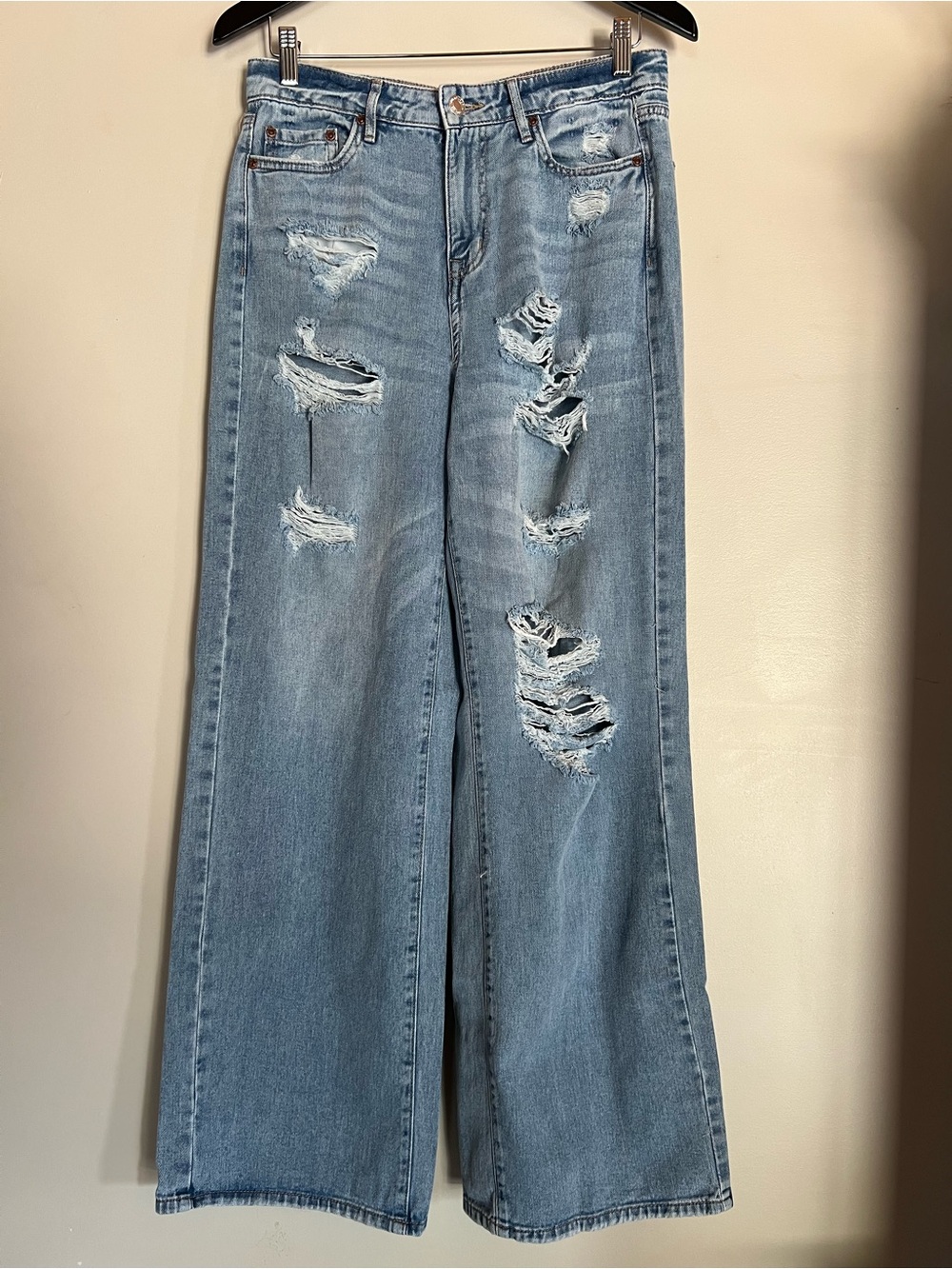 Bluenotes Size 6 Super High Rise Wide Leg Distressed Light Wash Jeans